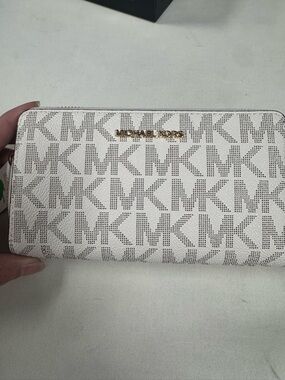 Michael Kors Cream and Gold MK Logo Zip Wallet
